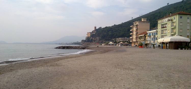 Borghetto Santo Spirito Spiagge Libere E Stabilimenti