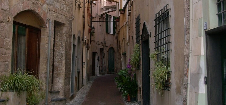 centro storico toirano